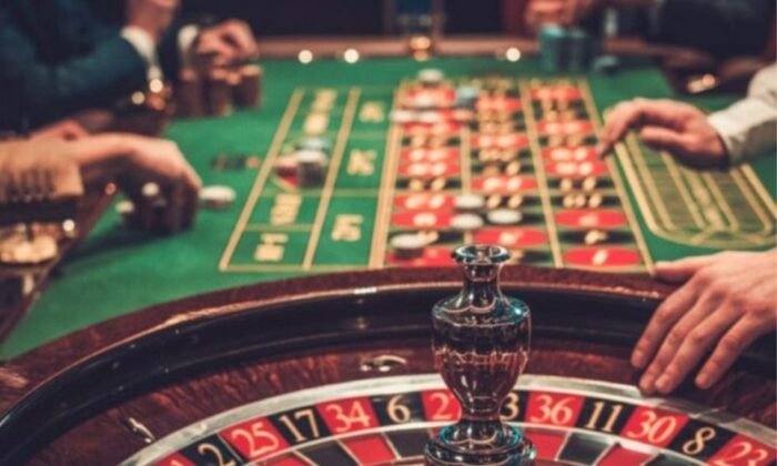 Anuncian suspensión de 4 casinos por permitir fumar en su interior